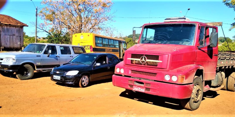 BOMBEIROS RECEBEM VEÍCULOS